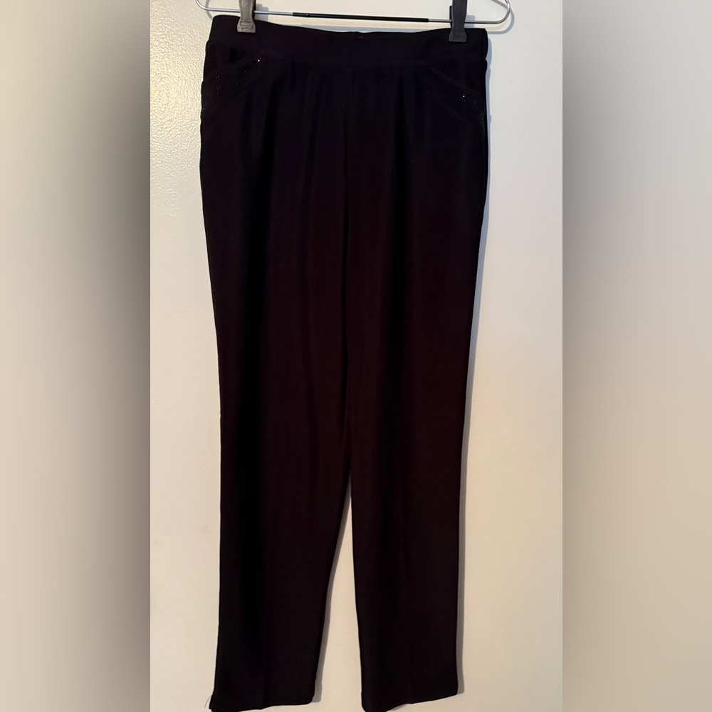 Elegant Black Trousers with Straight-Leg Silhouette